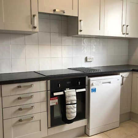 Entire Flat Very Comfortable 1 Bedroom London Exterior foto